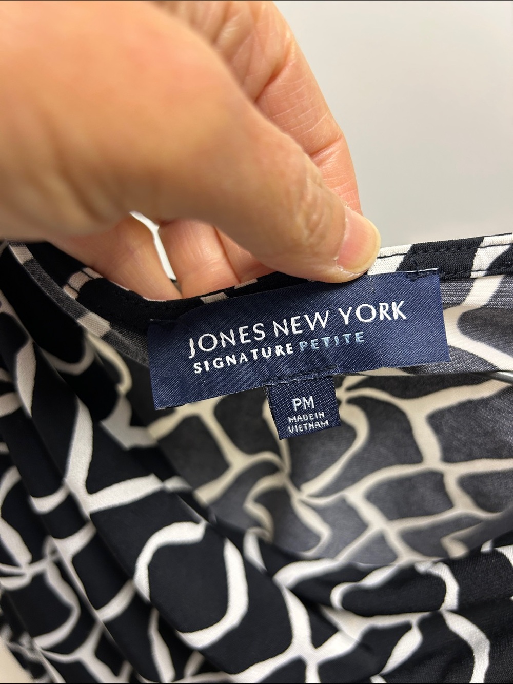 Jones New York Black and White Geometric Cowl-Neck Midi Dress image 3